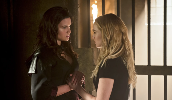 5 of my favourite sapphic pairings 5 of my favourite sapphic pairings - Sara and Nyssa. null
